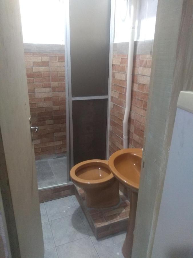 フロリアノポリス Kitinete Pequena Em Patio Compartilhadoヴィラ エクステリア 写真